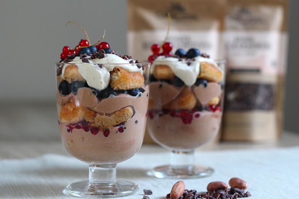 Leichtes Kakao-Beeren-Tiramisu - CauCawa - Ehrlicher Kakao