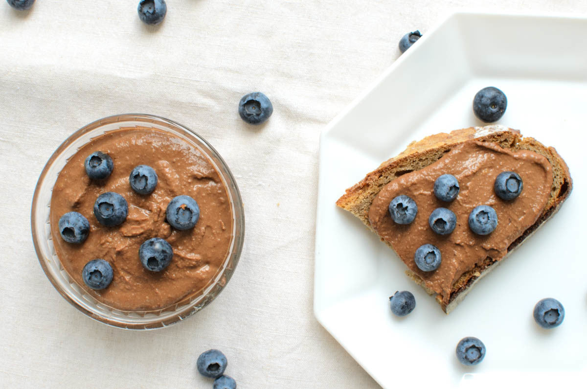Schoko Hummus mit Erdnussbutter - CauCawa - Ehrlicher Kakao