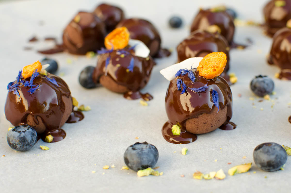 Vegane Schoko-Pralinen mit Rohkakao - CauCawa - Ehrlicher Kakao