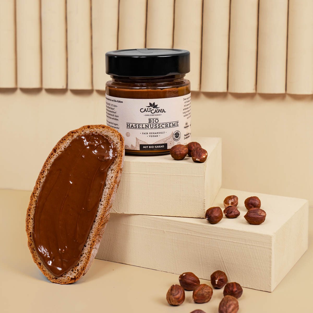 Bio Haselnusscreme mit Bio Kakao von CauCawa - direkt & fair Bio Haselnusscreme mit Bio Kakao von CauCawa - direkt & fair